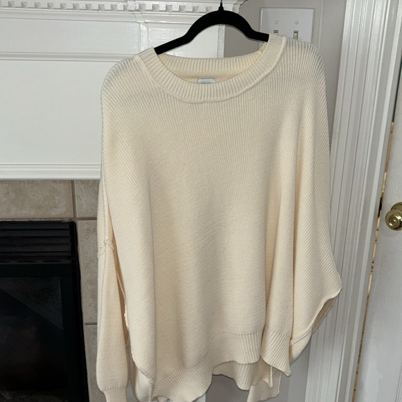 Shop the mint new without tag size medium oversize sweater - Picture 2 of 3